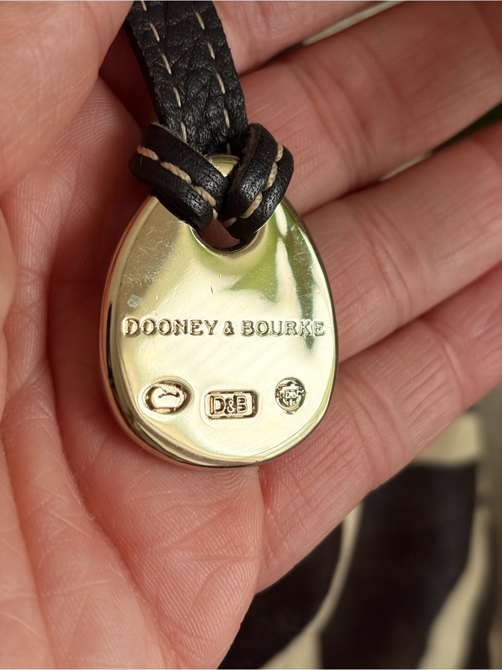 Dooney & Bourke Serengeti Giraffe Print Leather Hobo Shoulder Bag, Y2K Vintage - Picture 9 of 14